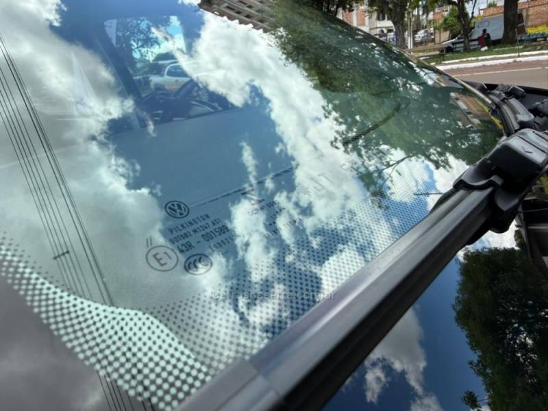 VOLKSWAGEN - UP - 2018/2018 - Preta - R$ 65.900,00