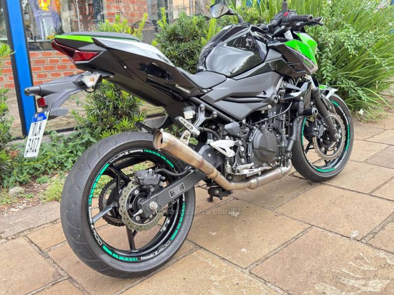 KAWASAKI - Z400 - 2022/2022 - Verde - R$ 31.900,00