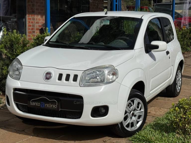 FIAT - UNO - 2013/2014 - Branca - R$ 26.900,00