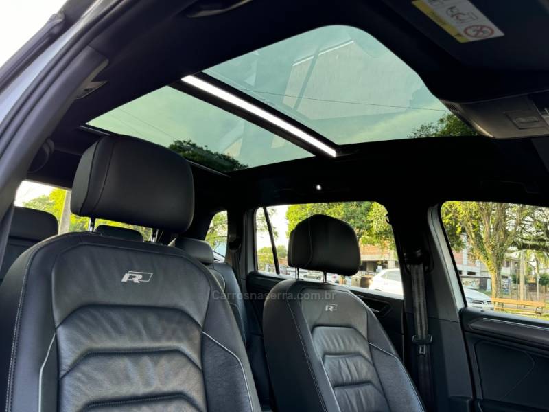 VOLKSWAGEN - TIGUAN - 2018/2019 - Prata - R$ 149.900,00