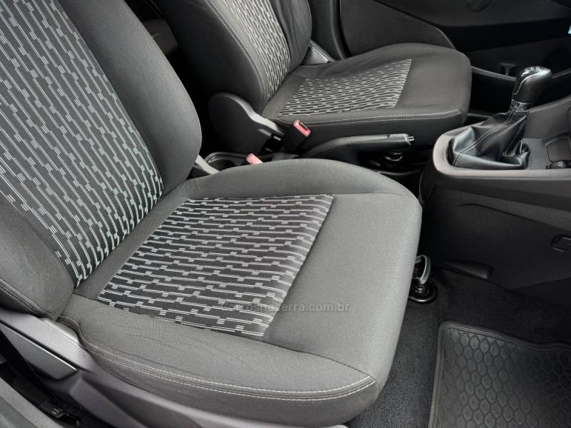 FORD - KA - 2017/2018 - Branca - R$ 41.990,00