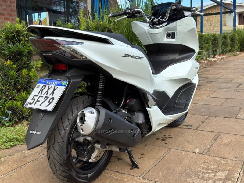 HONDA - PCX - 2023/2023 - Branca - R$ 22.900,00