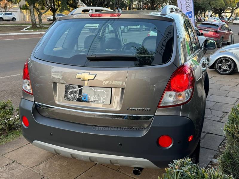 CHEVROLET - CAPTIVA - 2012/2012 - Cinza - R$ 49.900,00