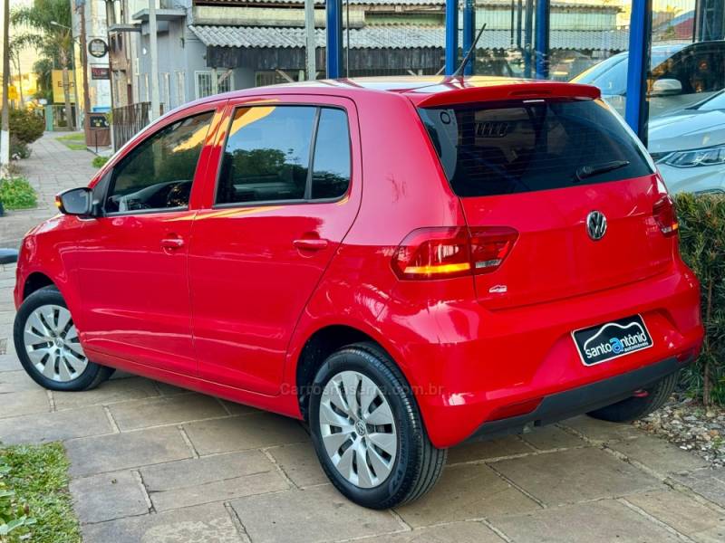 VOLKSWAGEN - FOX - 2015/2015 - Vermelha - R$ 45.900,00