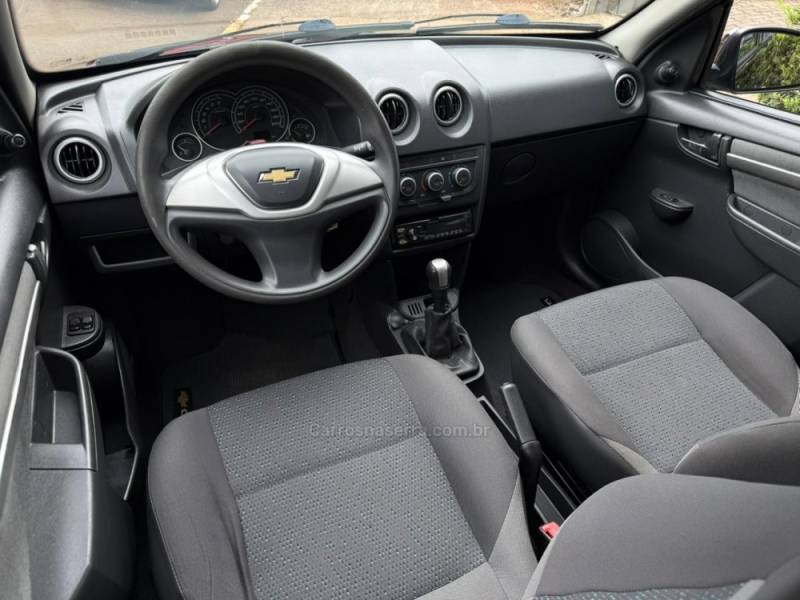 CHEVROLET - CELTA - 2013/2014 - Preta - R$ 34.900,00