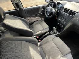 VOLKSWAGEN - FOX - 2013/2013 - Branca - R$ 44.900,00