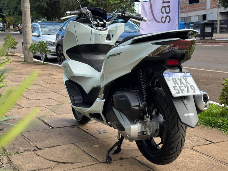 HONDA - PCX - 2023/2023 - Branca - R$ 22.900,00