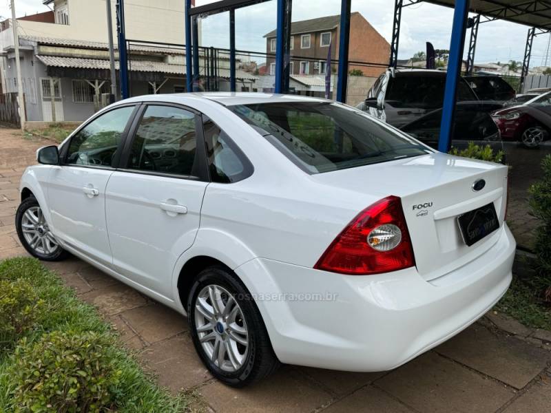 FORD - FOCUS - 2012/2012 - Branca - R$ 41.900,00