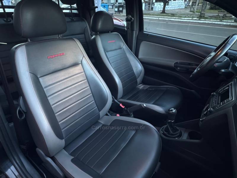 VOLKSWAGEN - SAVEIRO - 2018/2018 - Preta - R$ 74.900,00