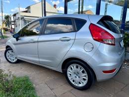 FORD - FIESTA - 2017/2017 - Prata - R$ 49.900,00