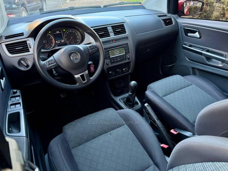 VOLKSWAGEN - FOX - 2015/2015 - Vermelha - R$ 45.900,00