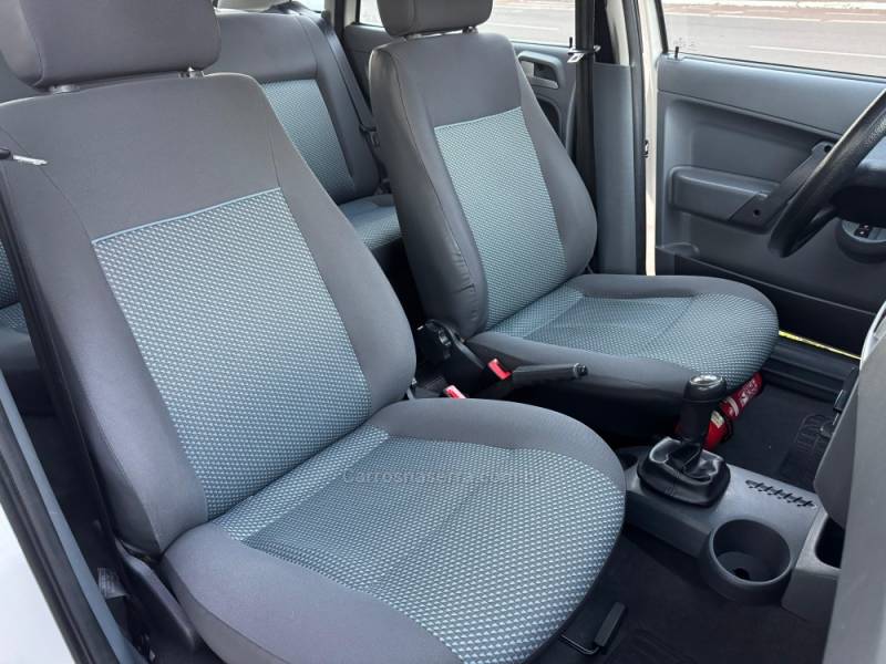 VOLKSWAGEN - GOL - 2014/2014 - Branca - R$ 35.900,00