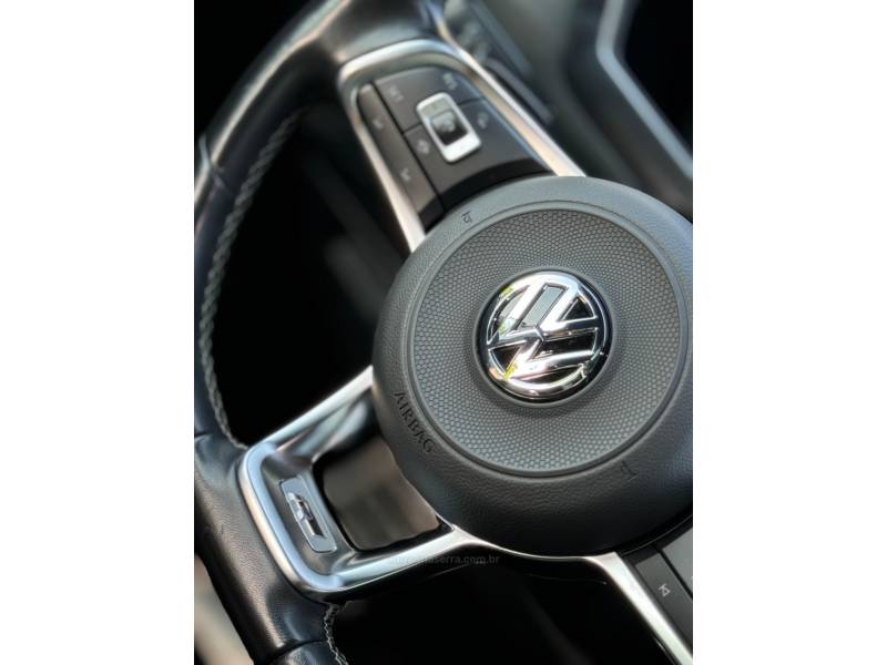 VOLKSWAGEN - TIGUAN - 2018/2019 - Prata - R$ 149.900,00