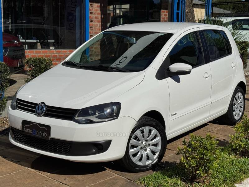 VOLKSWAGEN - FOX - 2013/2013 - Branca - R$ 44.900,00