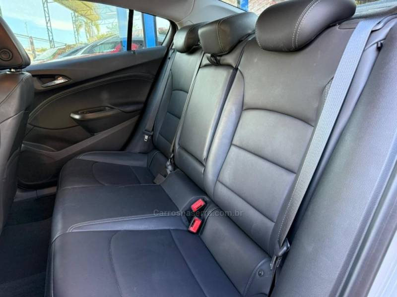 CHEVROLET - CRUZE - 2022/2023 - Branca - R$ 114.900,00