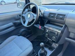 VOLKSWAGEN - FOX - 2004/2005 - Branca - R$ 27.900,00