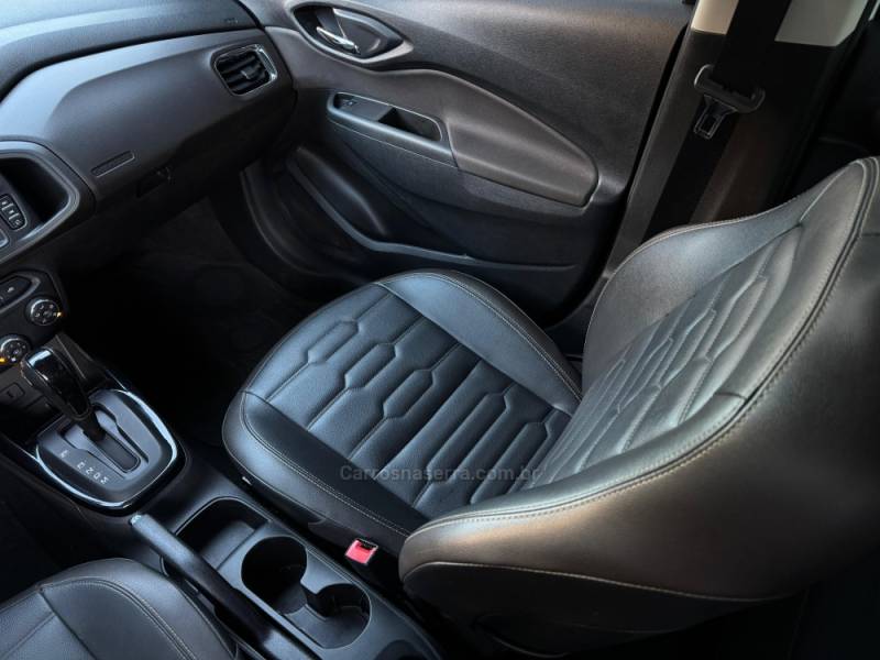 CHEVROLET - PRISMA - 2018/2019 - Branca - R$ 68.900,00