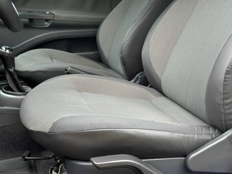 VOLKSWAGEN - SAVEIRO - 2013/2014 - Branca - R$ 46.900,00