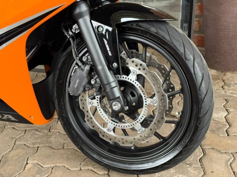 HONDA - CBR 650F - 2018/2019 - Laranja - R$ 47.900,00
