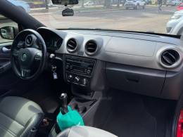 VOLKSWAGEN - SAVEIRO - 2015/2016 - Vermelha - R$ 74.900,00