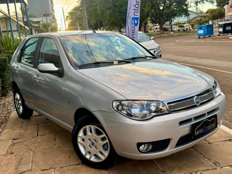 FIAT - PALIO - 2006/2007 - Prata - R$ 29.900,00