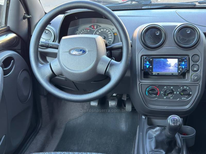 FORD - KA - 2012/2012 - Preta - R$ 27.900,00