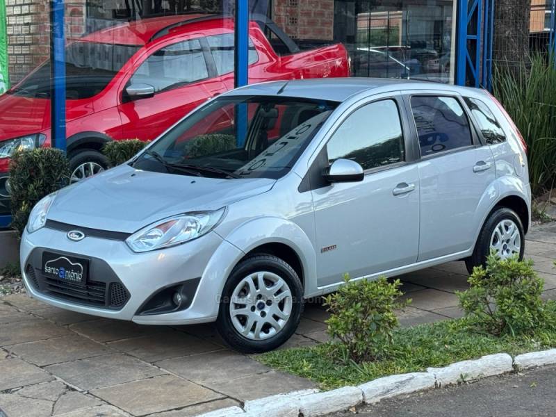 FORD - FIESTA - 2013/2013 - Prata - R$ 37.900,00