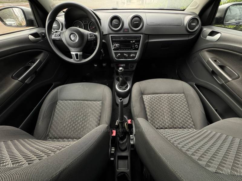 VOLKSWAGEN - SAVEIRO - 2015/2015 - Preta - Sob Consulta