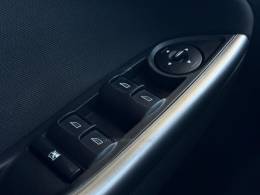 FORD - FOCUS - 2017/2018 - Branca - R$ 72.900,00