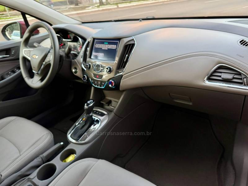 CHEVROLET - CRUZE - 2017/2017 - Vermelha - R$ 92.900,00