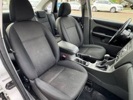 FORD - FOCUS - 2012/2012 - Branca - R$ 41.900,00