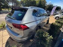 VOLKSWAGEN - TIGUAN - 2018/2019 - Prata - R$ 149.900,00