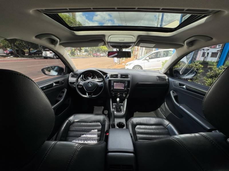 VOLKSWAGEN - JETTA - 2016/2016 - Branca - R$ 99.900,00