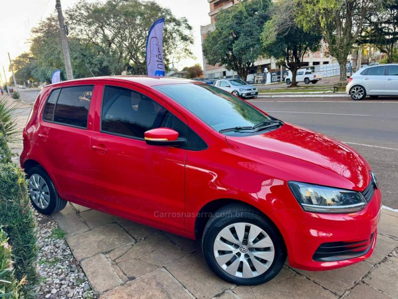 VOLKSWAGEN - FOX - 2015/2015 - Vermelha - R$ 45.900,00