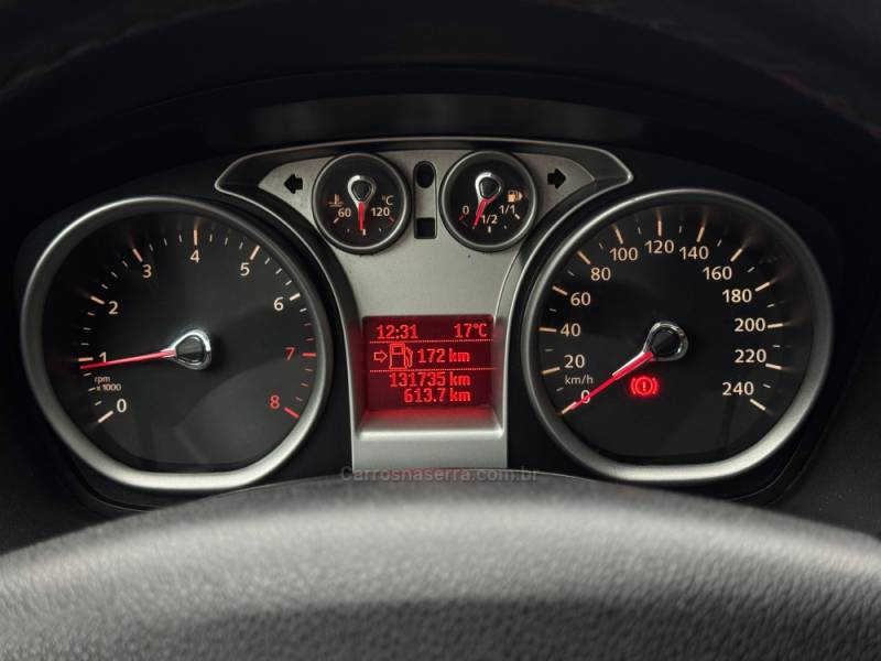 FORD - FOCUS - 2011/2012 - Prata - R$ 43.900,00