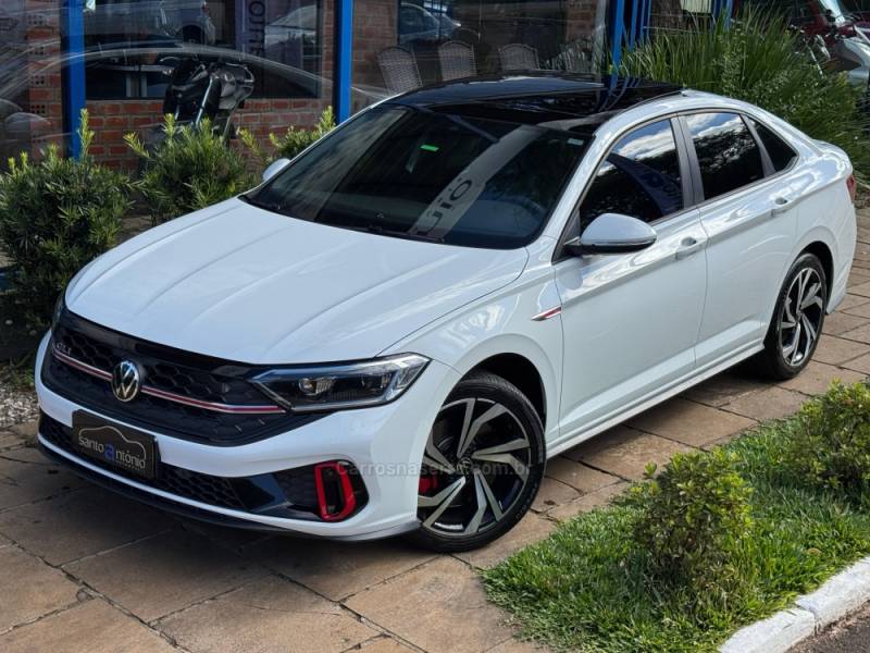 VOLKSWAGEN - JETTA - 2024/2024 - Branca - R$ 225.900,00