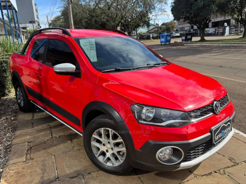 VOLKSWAGEN - SAVEIRO - 2015/2016 - Vermelha - R$ 74.900,00