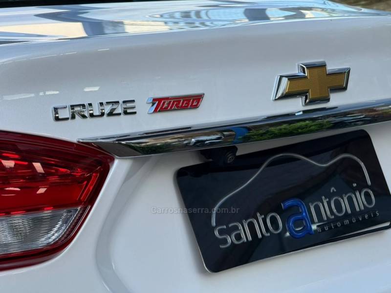 CHEVROLET - CRUZE - 2022/2023 - Branca - R$ 114.900,00