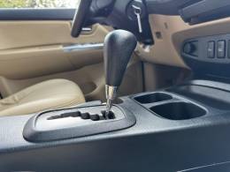 TOYOTA - HILUX SW4 - 2014/2015 - Prata - R$ 117.900,00