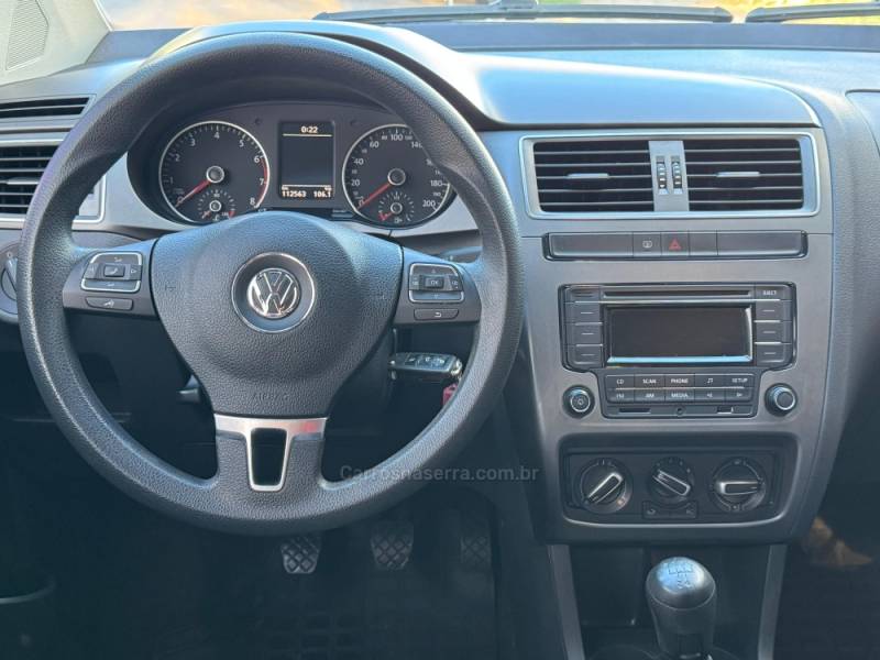 VOLKSWAGEN - FOX - 2015/2015 - Vermelha - R$ 45.900,00
