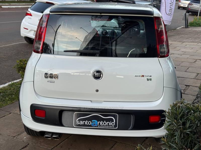 FIAT - UNO - 2012/2013 - Branca - R$ 42.900,00