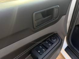 FORD - FOCUS - 2011/2011 - Branca - R$ 43.900,00