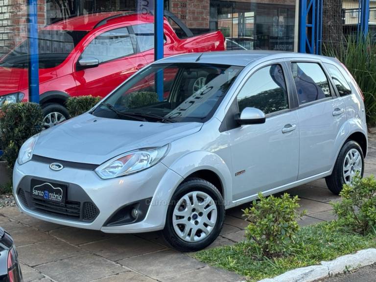 FORD - FIESTA - 2013/2013 - Prata - R$ 37.900,00