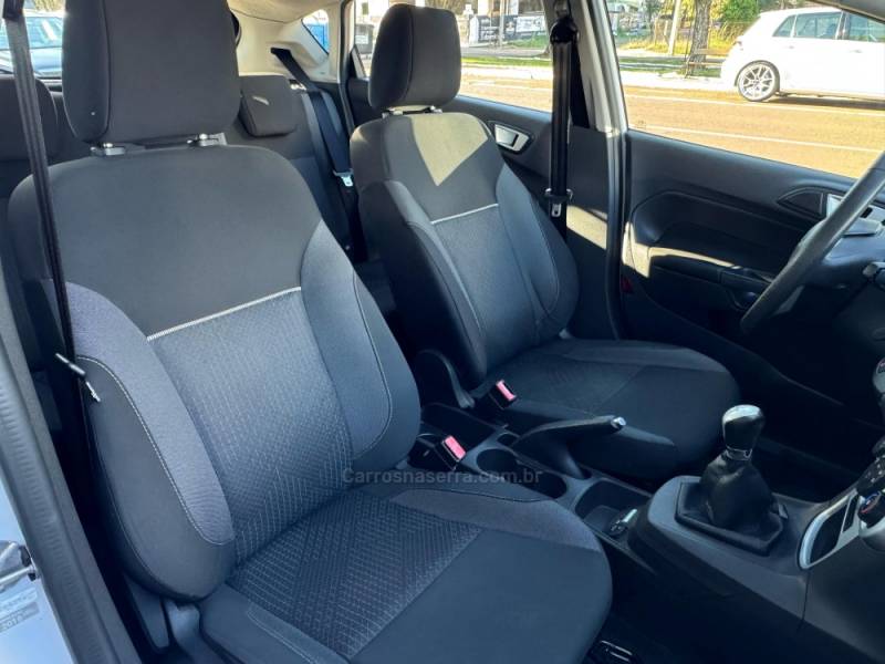 FORD - FIESTA - 2019/2019 - Branca - R$ 59.900,00