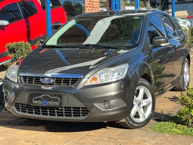FORD - FOCUS - 2013/2013 - Cinza - R$ 45.900,00