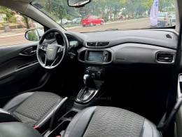 CHEVROLET - ONIX - 2017/2018 - Prata - R$ 67.900,00