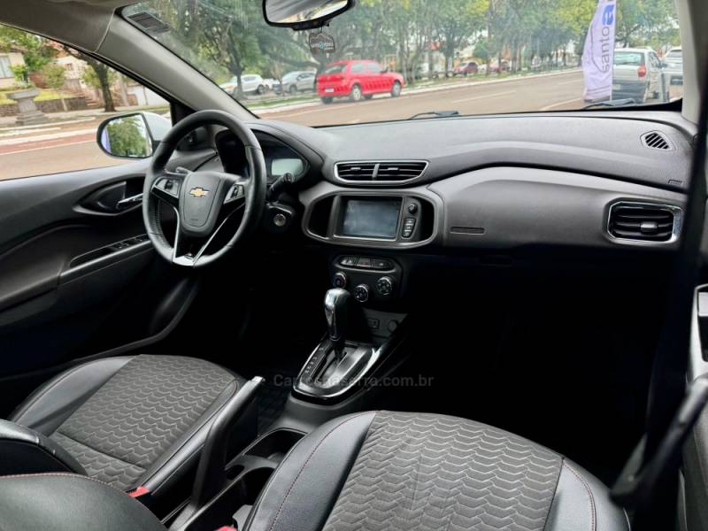 CHEVROLET - ONIX - 2017/2018 - Prata - R$ 67.900,00