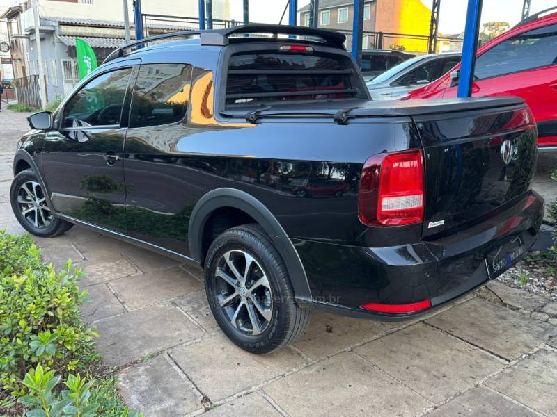 VOLKSWAGEN - SAVEIRO - 2018/2018 - Preta - R$ 74.900,00