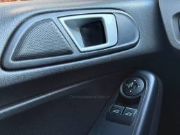 FORD - FIESTA - 2017/2017 - Prata - R$ 49.900,00