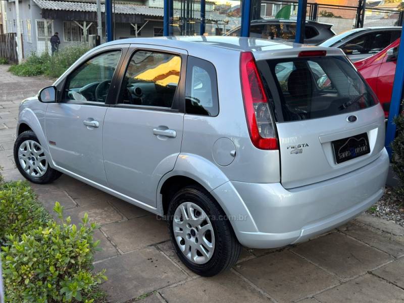 FORD - FIESTA - 2013/2013 - Prata - R$ 37.900,00